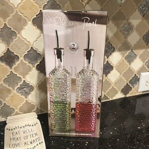 Olive oil and vinegar glass dispenser